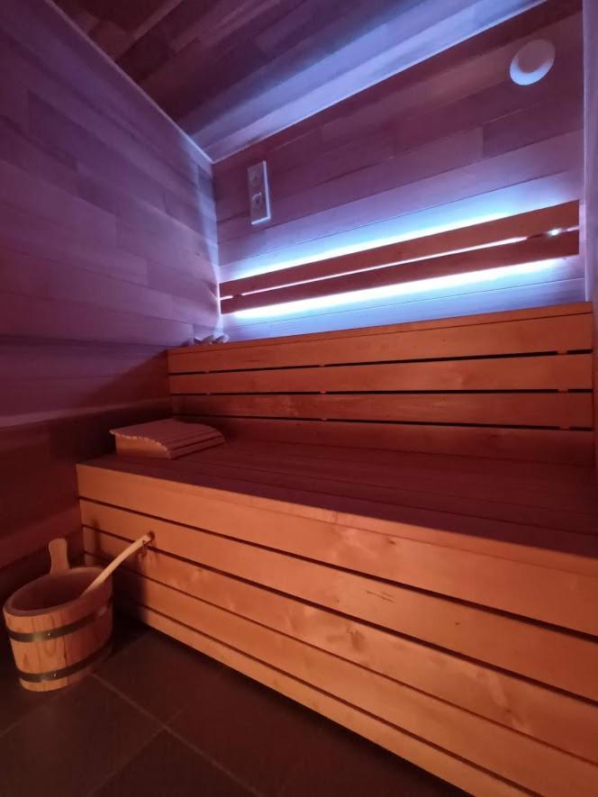 DE LANDSHOEVE vakantiewoningen en privé wellness Zwalm Buitenkant foto